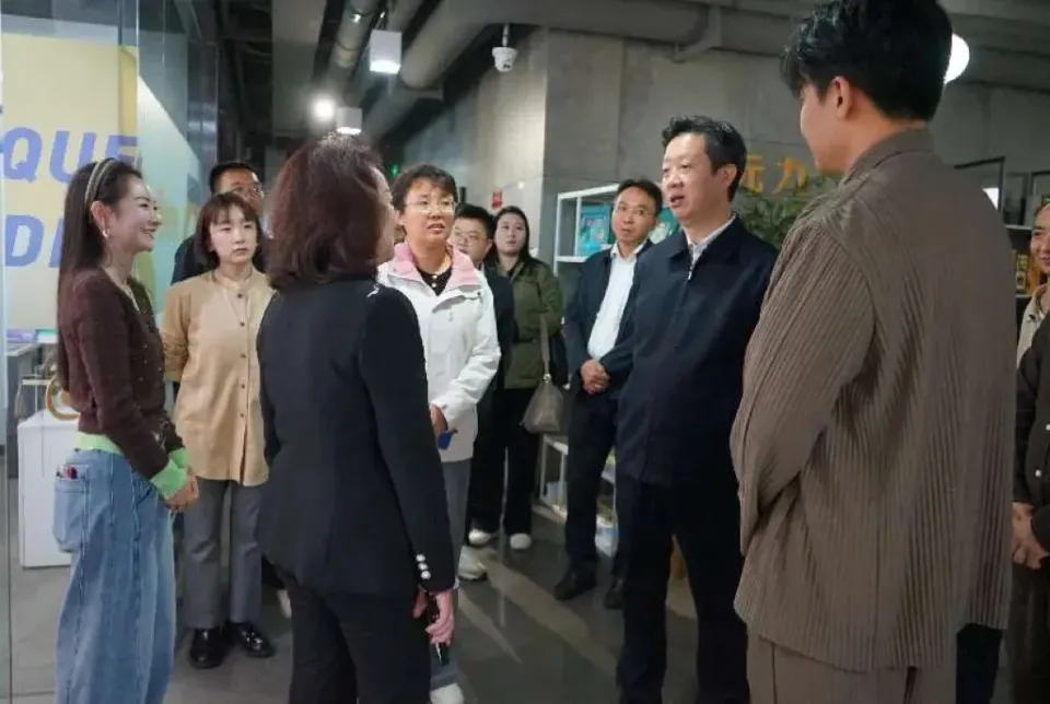设计对话产业 | 广西工信厅一行到访HIDC，圈点设计共探创新赋能新路径